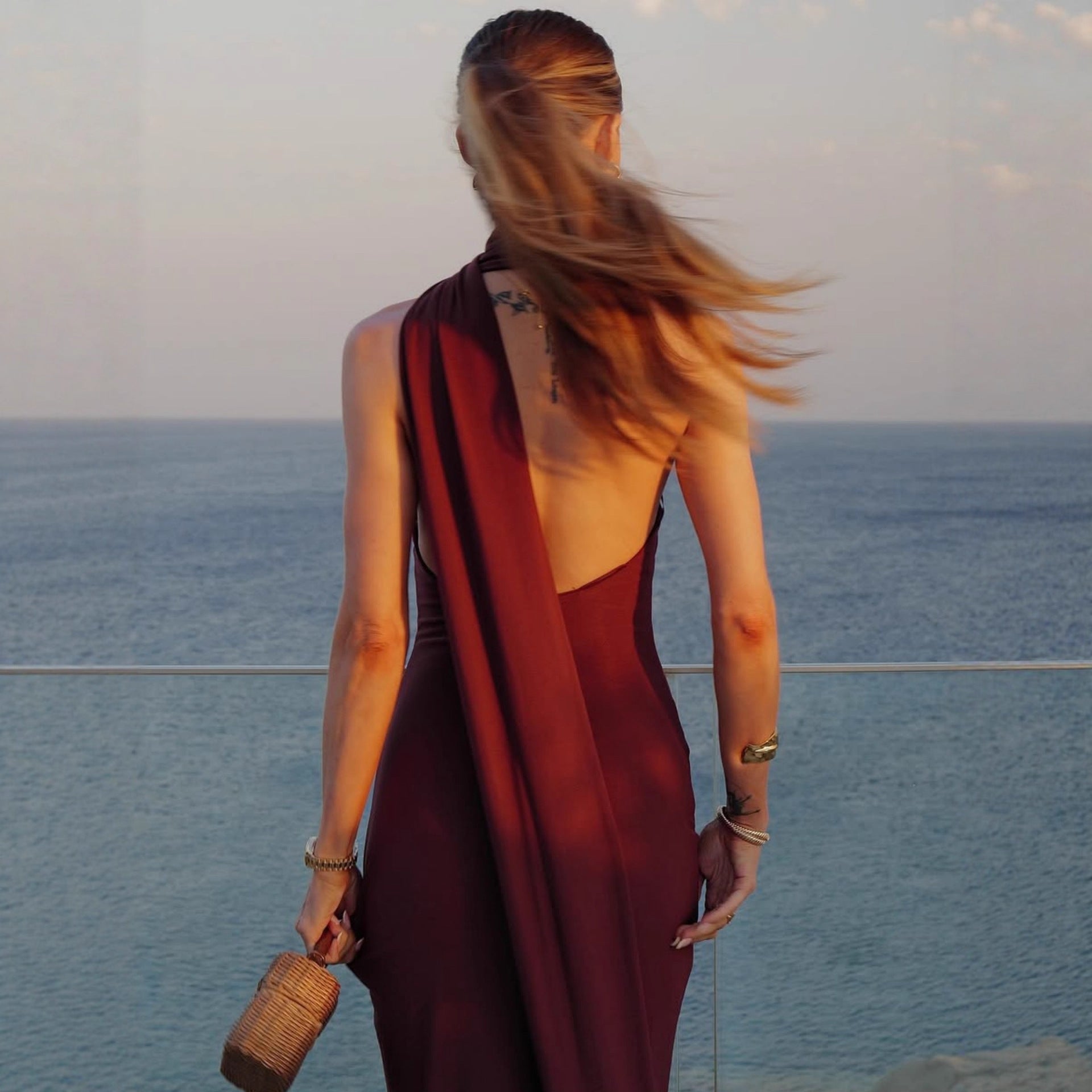 Damen Elegantes Maxikleid mit innovativem Wickeldesign und asymmetrischem Halterhals R&B