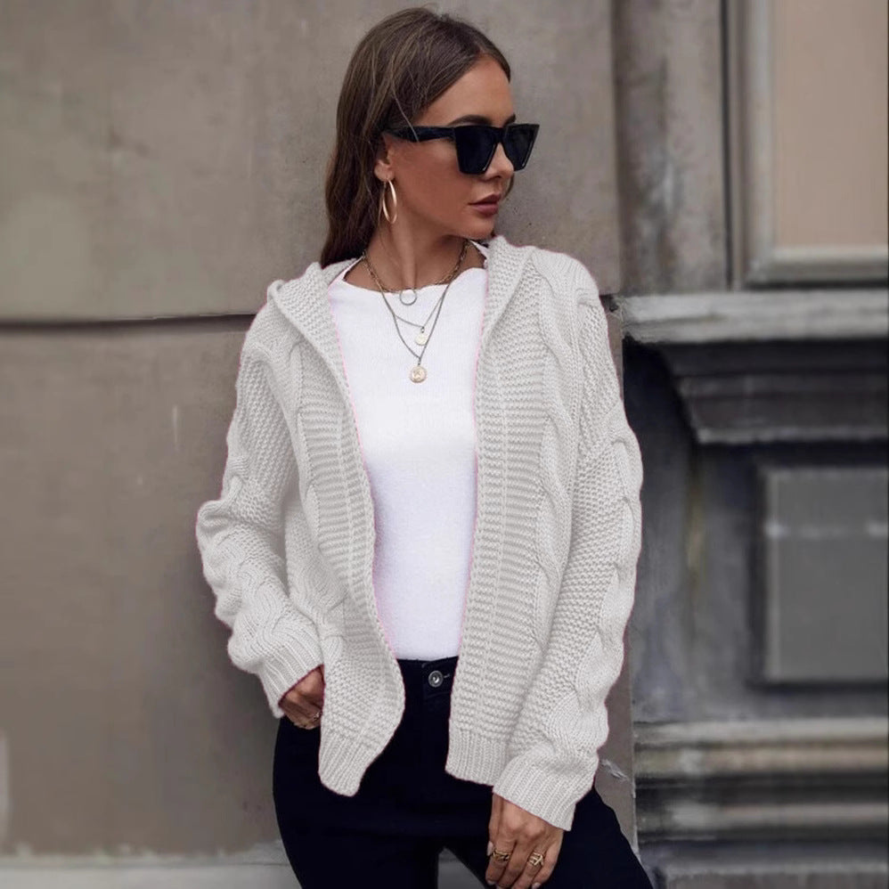 Damen Grobstrickjacke mit Kapuze und aufwendigem Zopfmuster R&B
