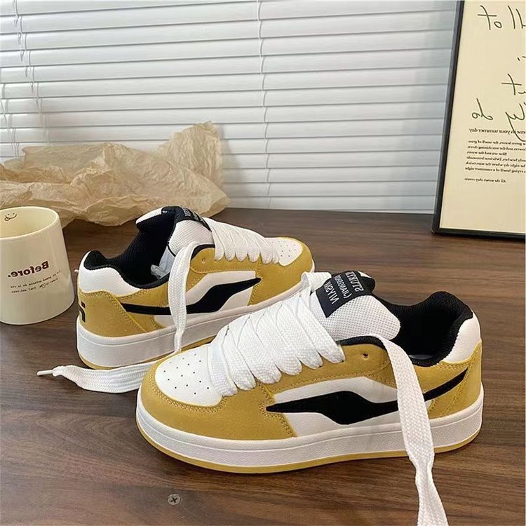 Damen Sportliche Sneakers mit weichem Veloursleder und atmungsaktiven Einsätzen R&B