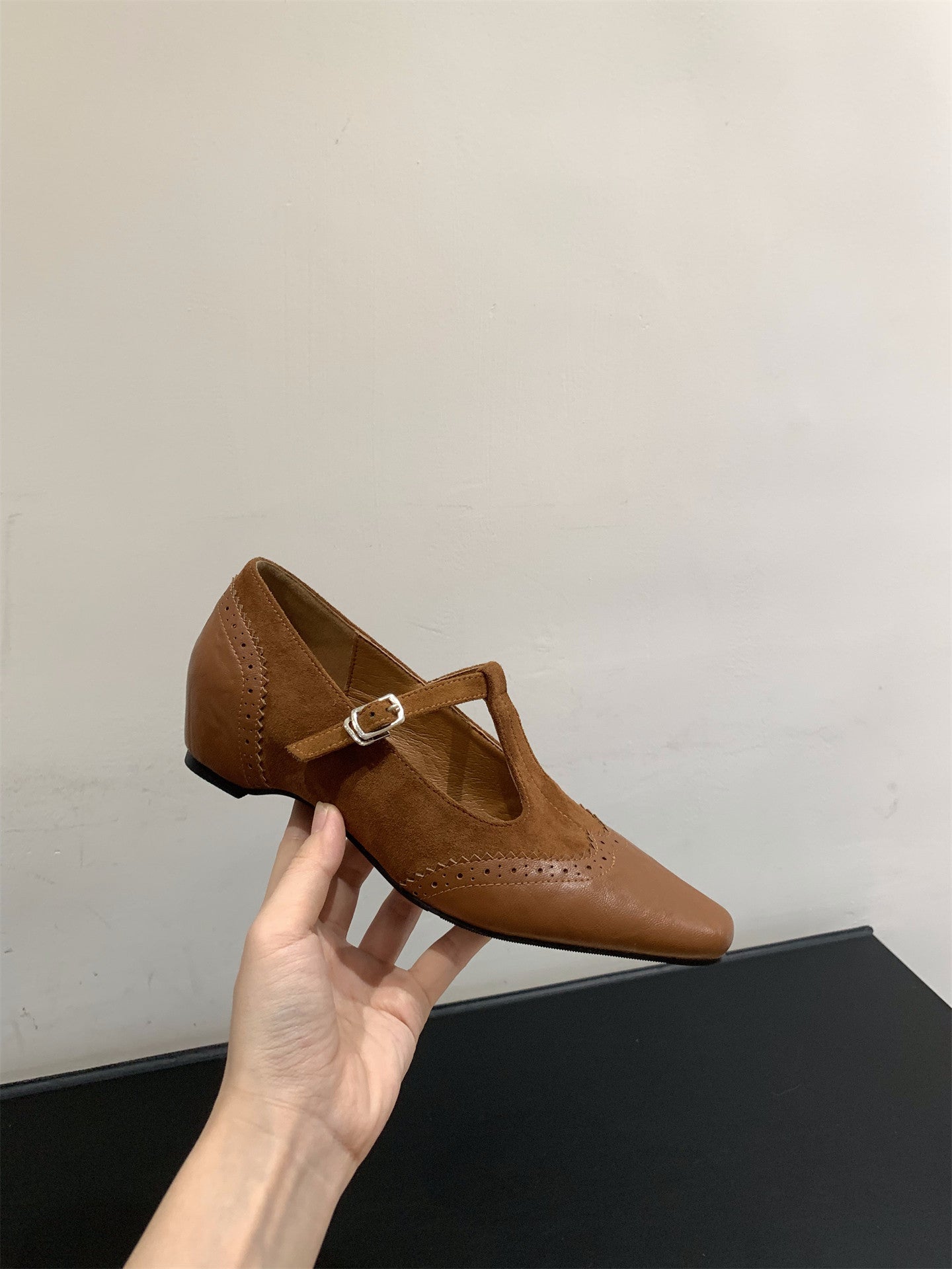 Damen elegante Schnürschuhe mit modischer Schnallenverzierung R&B