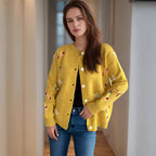 Damen Strickjacke mit festlichem Motiv und dekorativen Knöpfen R&B