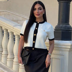 Damen elegante Kurzarm-Strickjacke mit Knopfdetails und Taschen