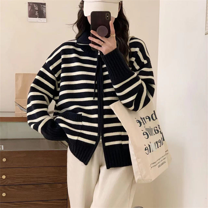 Damen Strickjacke mit modernem Streifenmuster und praktischen Taschen R&B