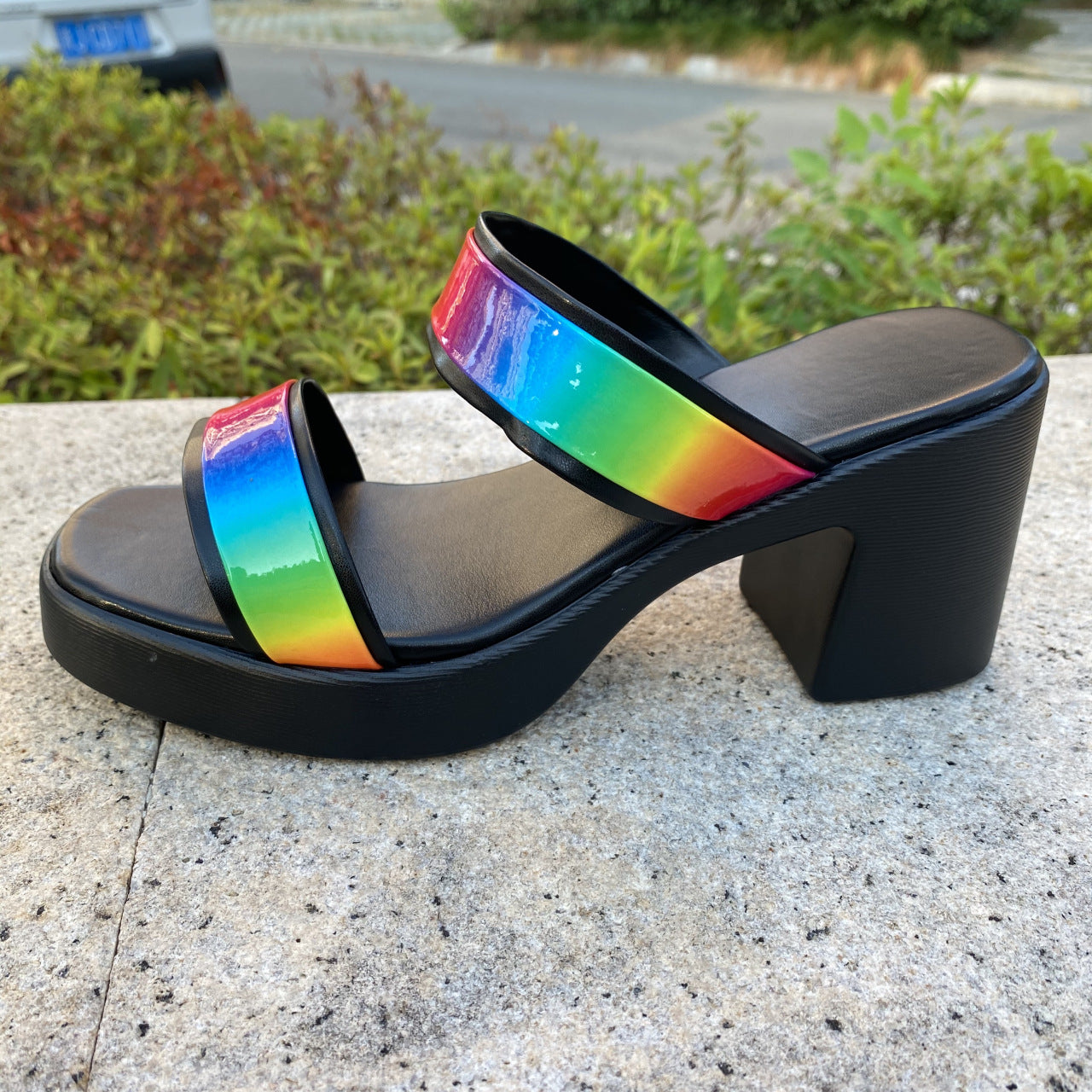 Damen Plateau-Sandalen mit regenbogenfarbenem Glanz und bequemem Absatz R&B