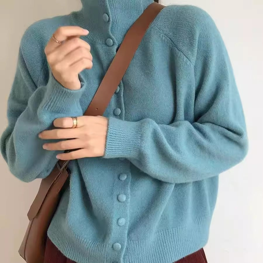 Damen Strickjacke mit hoch geschlossenem Kragen und dekorativen Knöpfen R&B