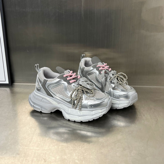 Damen Sportliche Sneakers mit atmungsaktivem Mesh und eleganten perlenverzierten Schnürsenkeln R&B