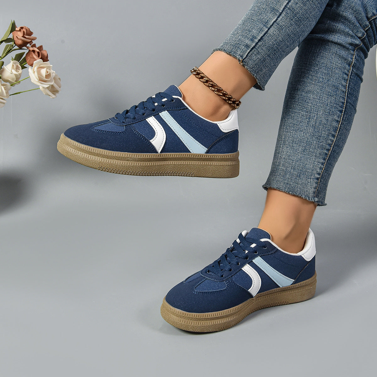 Damen Sneaker mit modischem Obermaterial und rutschfester Sohle EB
