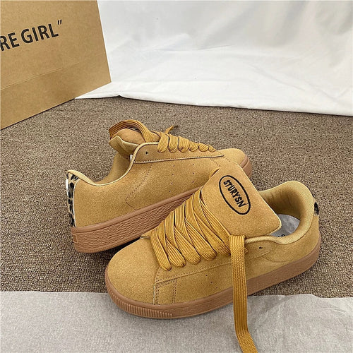 Damen Sneakers aus hochwertigem Wildleder mit bequemen Schnürsystem R&B