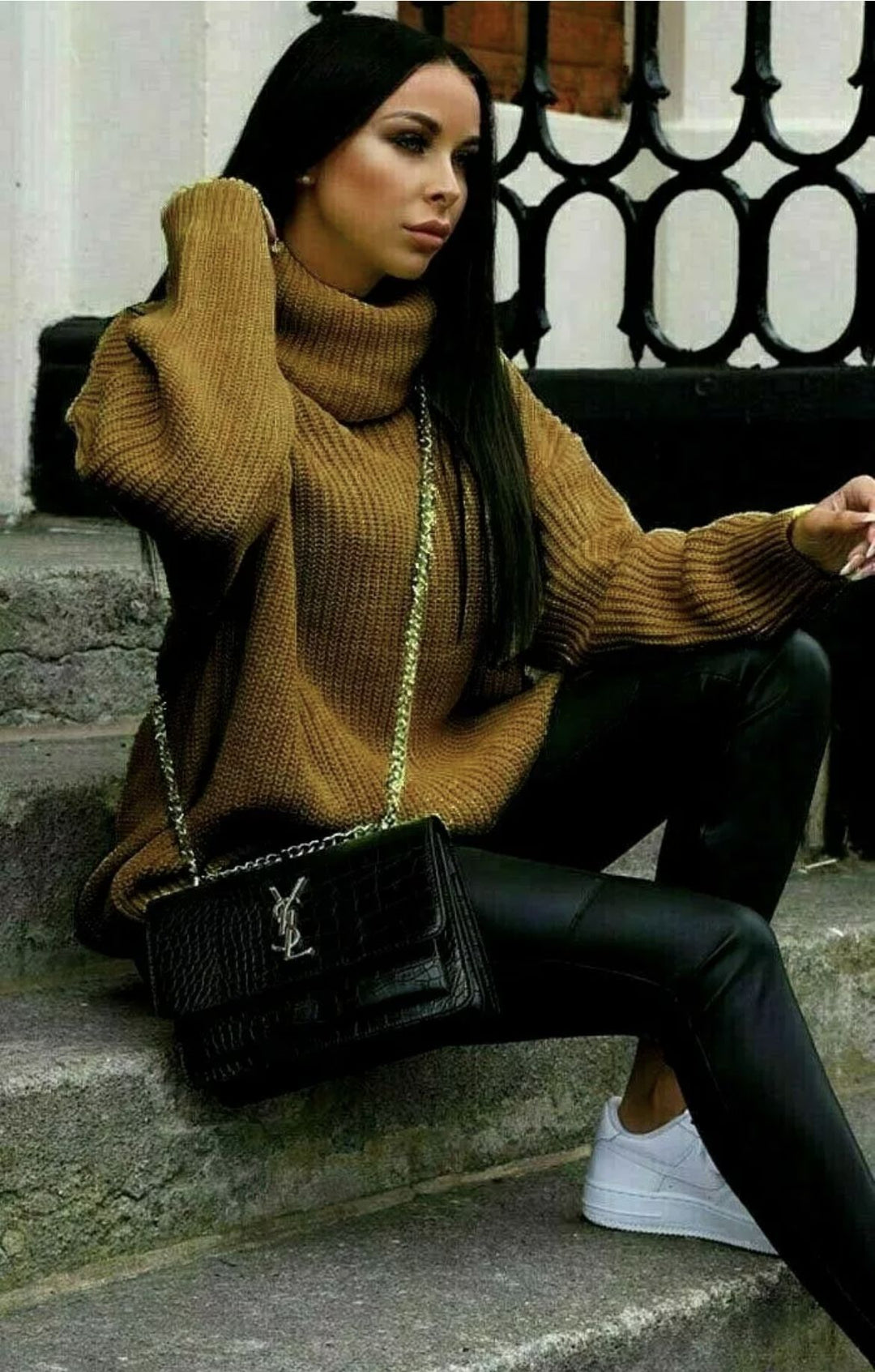 Damen Oversized Strickpullover mit hohem Kragen und modernem Schnitt R&B