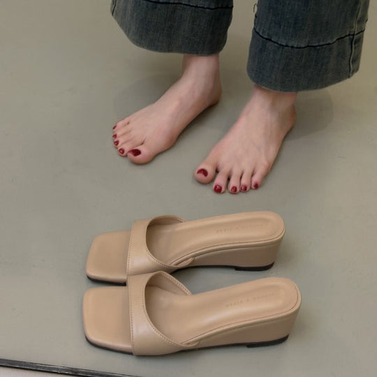 Damen Plateau-Pantoletten mit modischem Design und komfortabler Profilsohle R&B