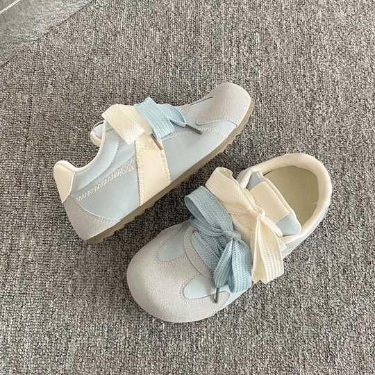 Damen modische Sneakers mit besonders weichem Obermaterial und einstellbarem Klettverschluss R&B