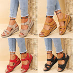 Damen Wedge-Sandalen mit verstellbarem Riemen und ergonomischem Fußbett R&B