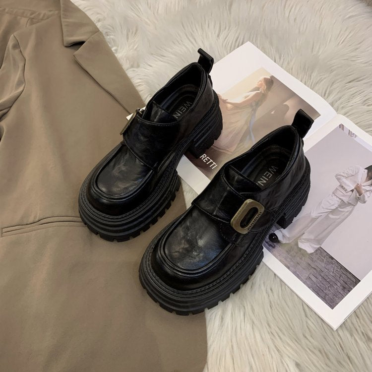 Damen modische Chelsea-Boots mit robustem Plateau und stylischer Schnallenverzierung R&B