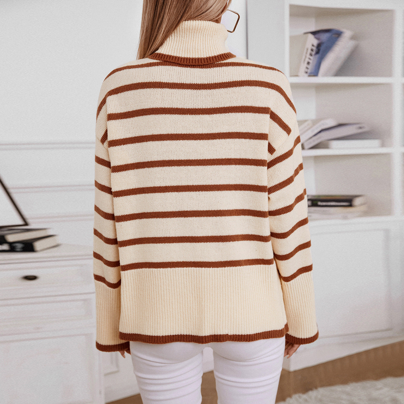 Damen modischer Rollkragenpullover mit breiten Streifen und lässigem Schnitt