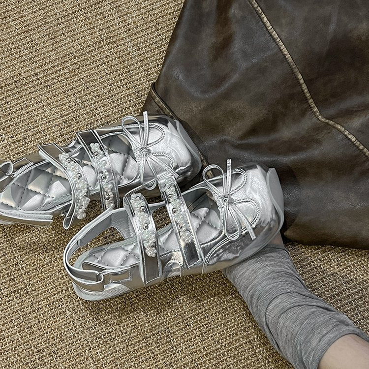 Damen elegante Ballerina-Schuhe mit glänzender Oberfläche und dekorativen Perlen R&B