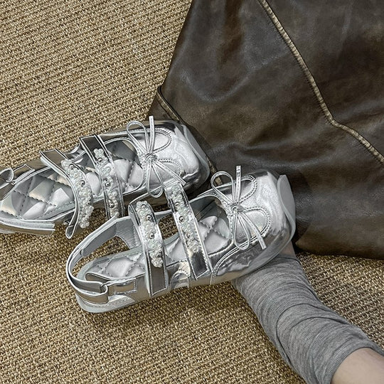 Damen elegante Ballerina-Schuhe mit glänzender Oberfläche und dekorativen Perlen R&B