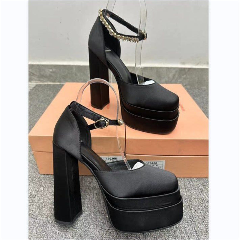 Damen Plateau-Pumps mit Strassverzierung R&B
