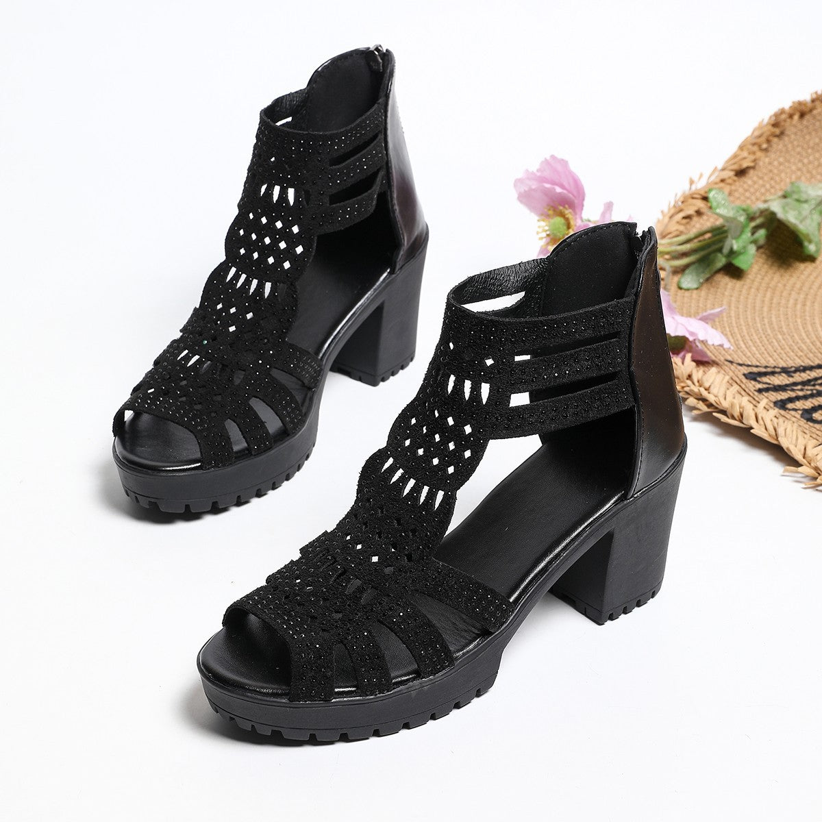 Damen Absatzsandalen mit filigraner Riemenstruktur und komfortablem Blockabsatz R&B