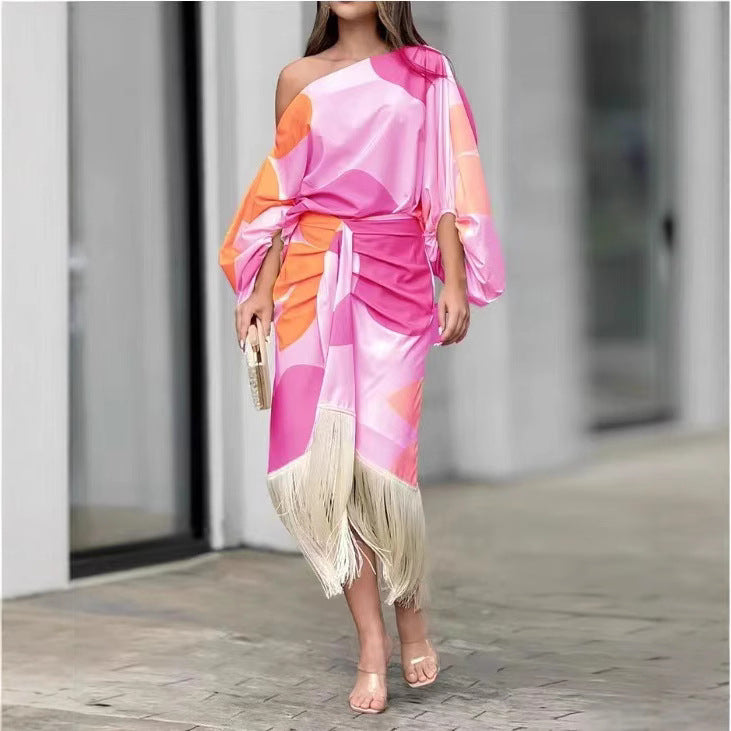 Damen Wickelkleid mit asymmetrischem Schnitt und fransenbesetztem Saum Heidi-Mode