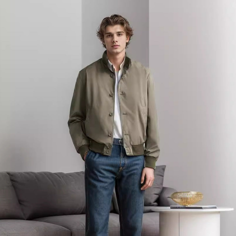 Herren modische Freizeitjacke mit schützendem Hochkragen und praktischen Taschen R&B