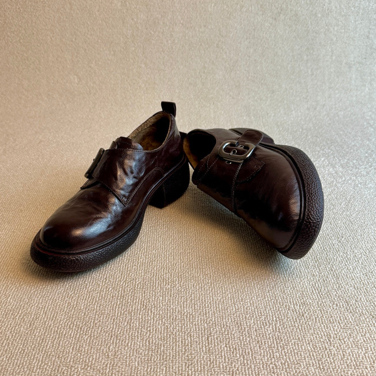 Damen Moderne Halbschuhe mit verstellbarem Riemen und bequemer Sohle R&B