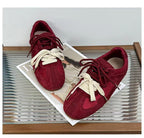 Damen Sportliche Sneakers mit weichem Wildleder-Obermaterial und modischem Schnürsystem R&B