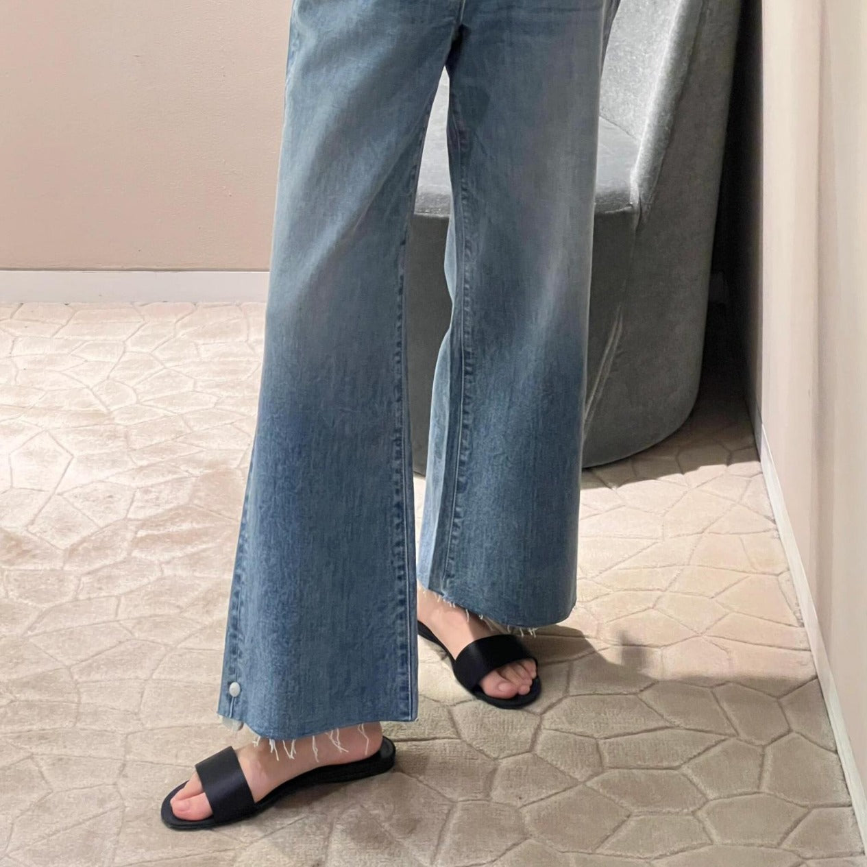 Damen modische Slipper mit breitem Riemen und komfortabler Innensohle R&B