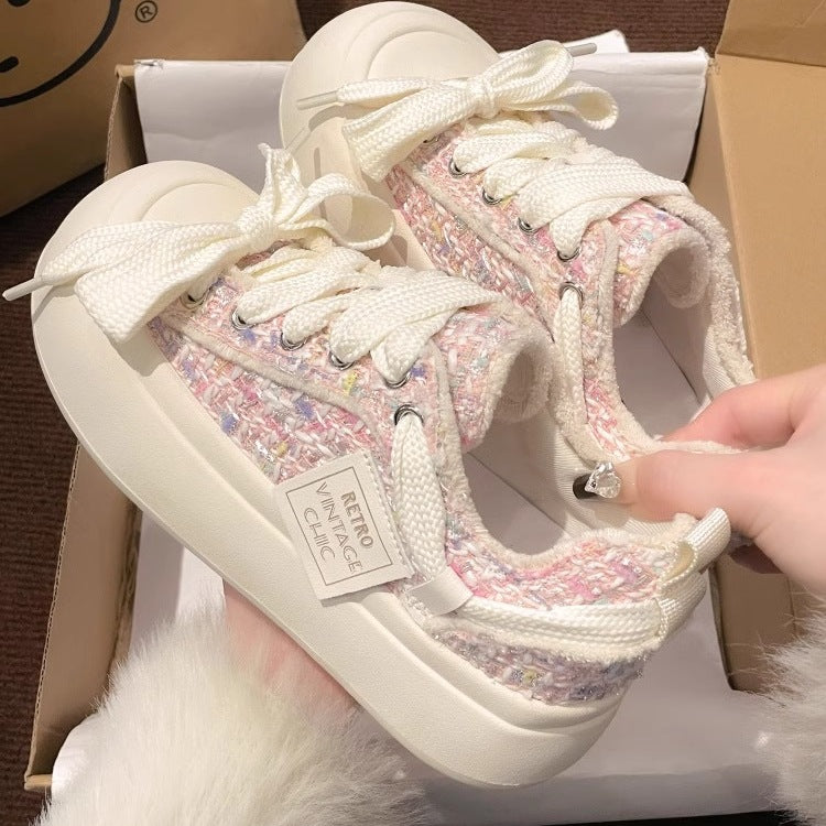 Damen Sneakers mit innovativer transparentem Füllung und modischen Schnür-Details
