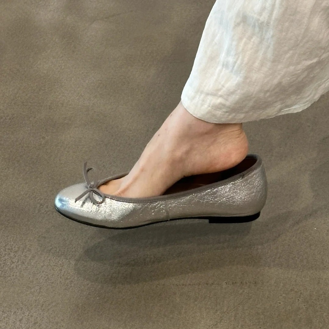 Damen Ballerina-Schuhe mit glänzender Oberfläche und verspieltem Schleifenakzent R&B