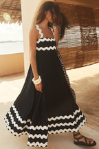 Damen Maxikleid mit elegantem Wellenmuster und fließendem Rock R&B