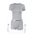 Damen Set aus figurbetontem T-Shirt und Shorts R&B