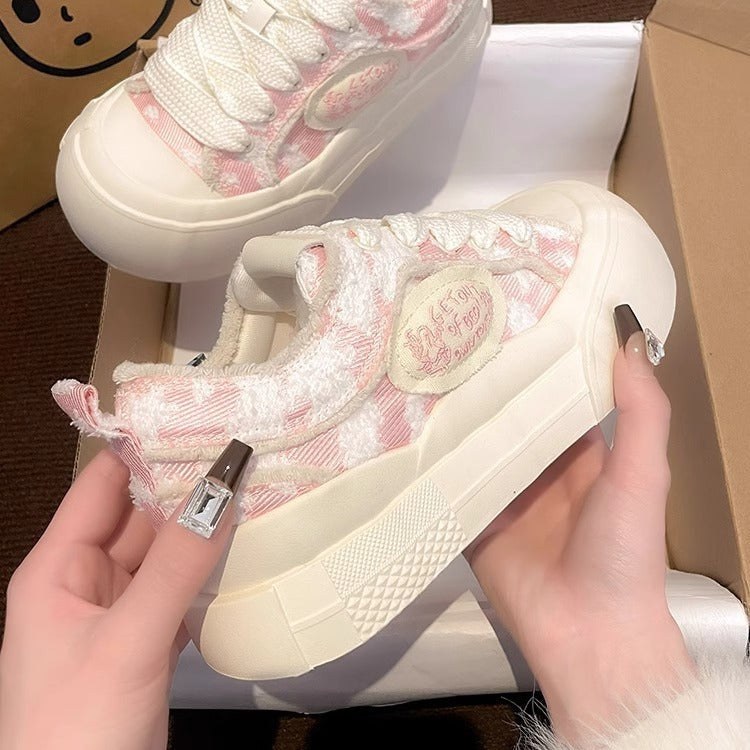 Damen Exklusive Trend-Sneaker mit weichem Obermaterial und besonders dämpfender Sohle