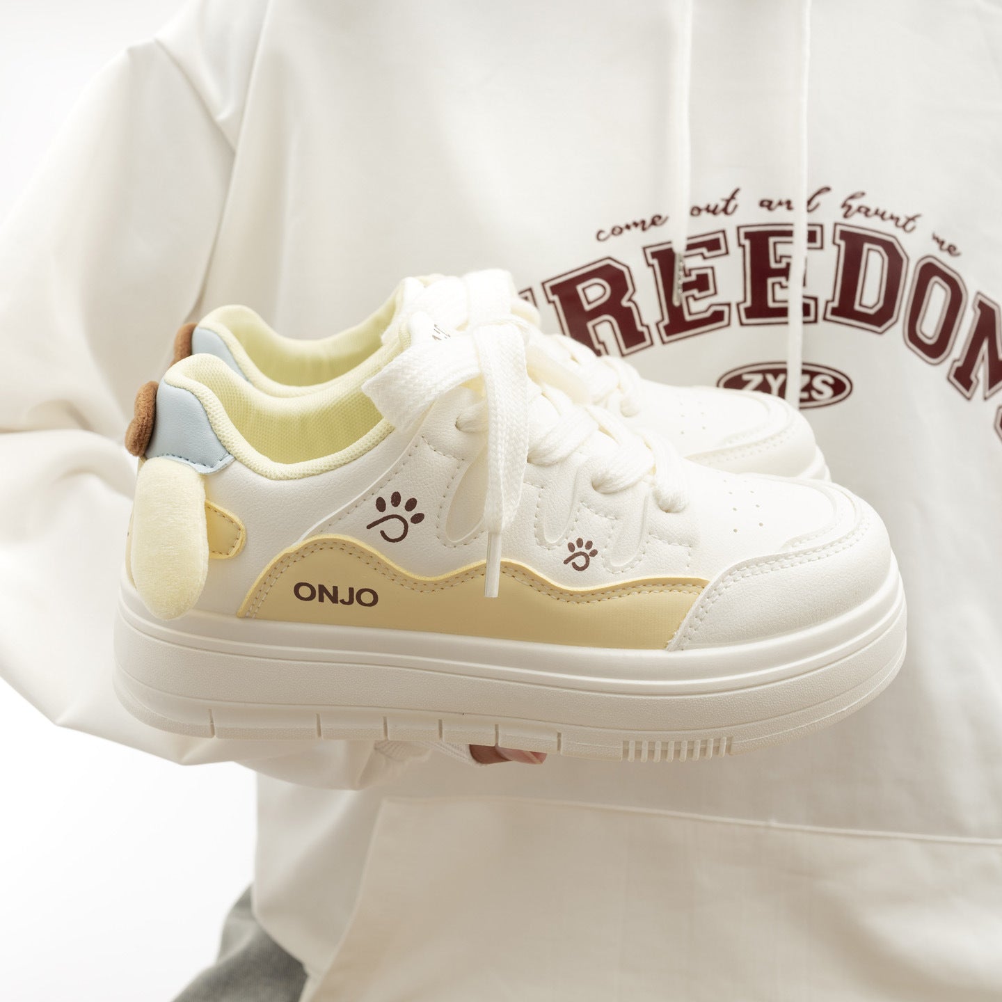 Damen Verspielte Sneakers mit kuscheliger Innenseite und tierischen Applikationen
