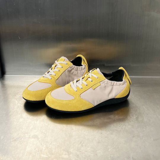Damen Sportliche Sneakers mit atmungsaktiver Obermaterialkombination und rutschfester Sohle R&B