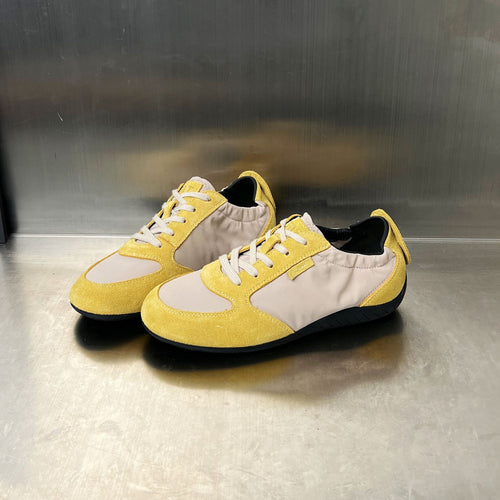 Damen Sportliche Sneakers mit atmungsaktiver Obermaterialkombination und rutschfester Sohle R&B