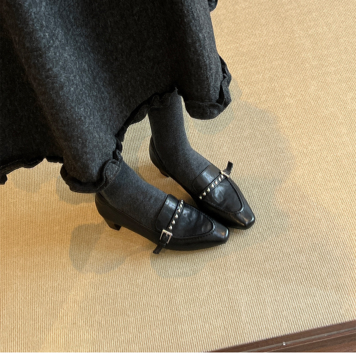 Damen Mokassins mit elegantem Schnallenakzent und weichem Veloursleder