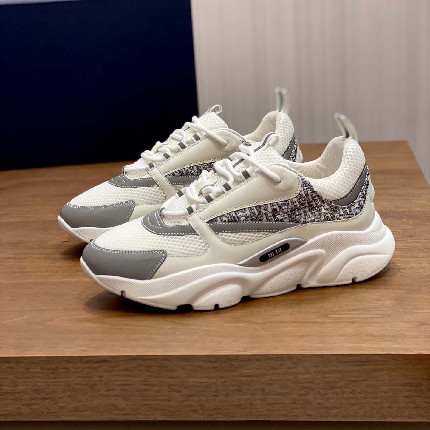 Damen Sportliche Laufschuhe mit atmungsaktiver Netzstruktur und rutschfester Sohle von R&B