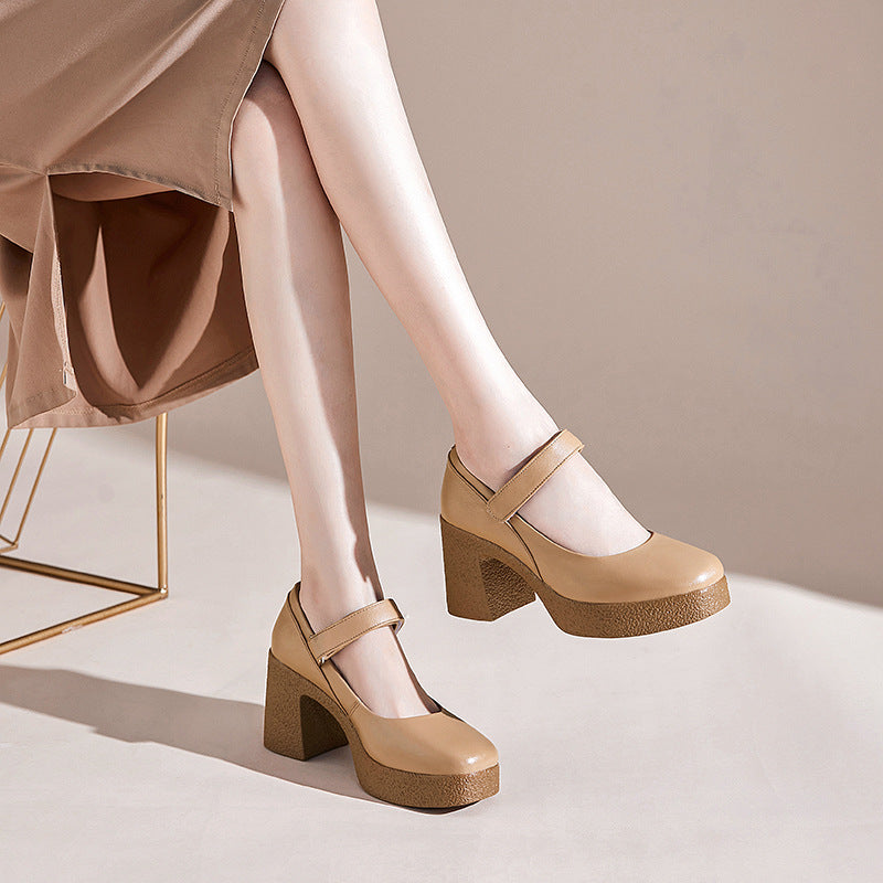 Damen Plateau Pumps mit verstellbarem Riemen und strukturiertem Blockabsatz R&B