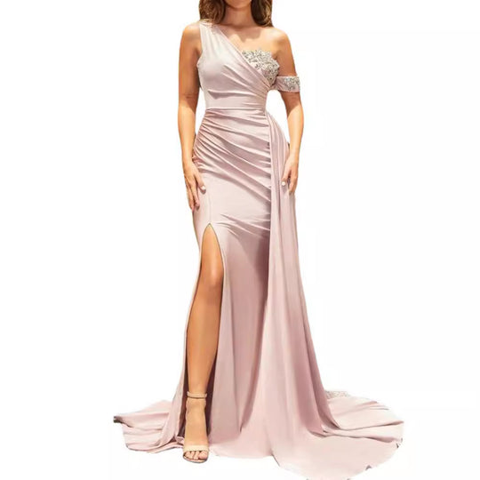 Damen elegantes Abendkleid mit asymmetrischem Schnitt und schimmernden Akzenten R&B