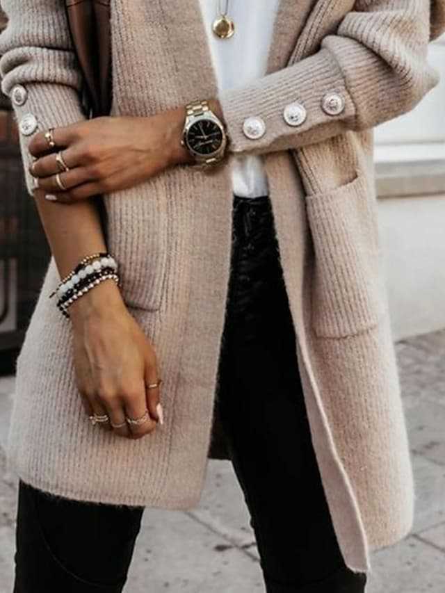 Damen Elegante Strickjacke mit Knopfdetails und praktischen Taschen R&B