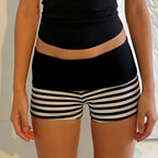 Damen Sportliche Shorts mit breitem elastischem Bund und R&Brnem Streifenmuster R&B