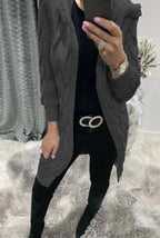 Damen Grobstrickjacke mit elegantem Zopfmuster und praktischer Kapuze