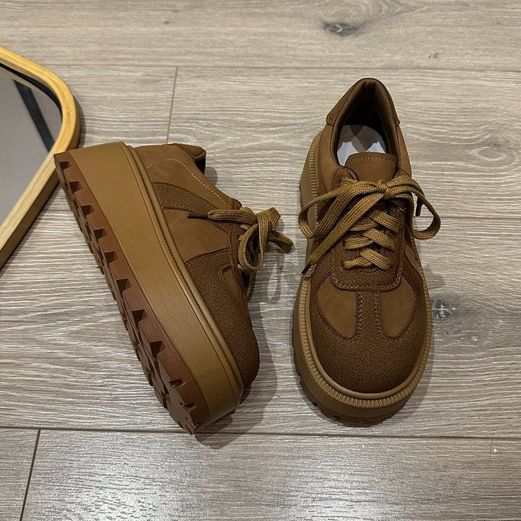 Damen modische Platform Sneakers mit robustem Sohlenprofil und klassischem Design R&B
