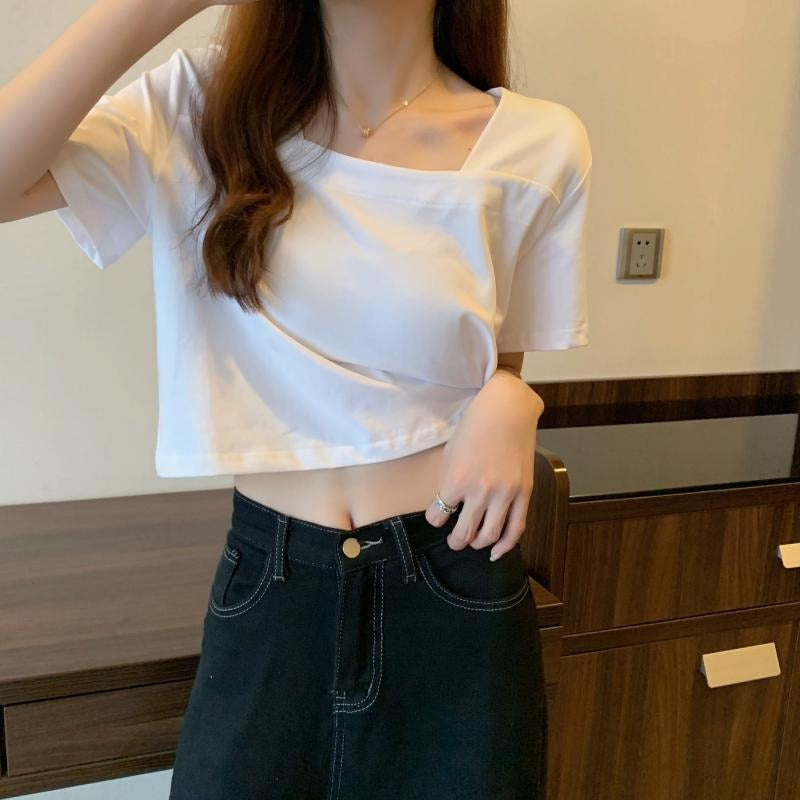 Damen Cropped T-Shirt mit modernen Details