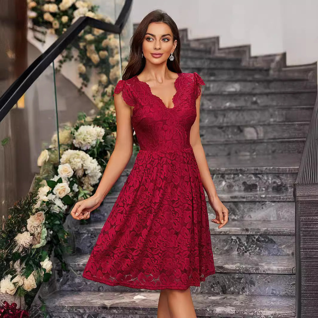 Damen Spitzenkleid mit floralen Applikationen und tiefem V-Ausschnitt R&B