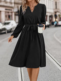 Damen Kleid mit V-Ausschnitt, Taillengürtel und eleganten langen Ärmeln R&B