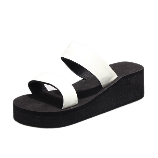 Damen Riemensandalen mit glänzenden Akzenten und komfortablem Plateau R&B