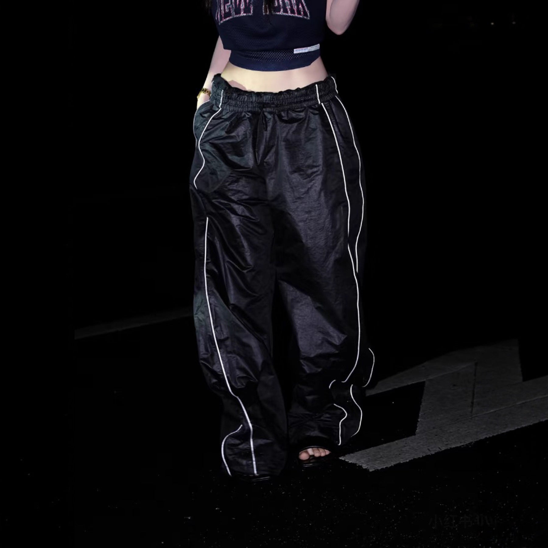 Damen Trendige Relaxed Fit Sporthose mit elastischem Bund und seitlichen Reißverschlüssen R&B