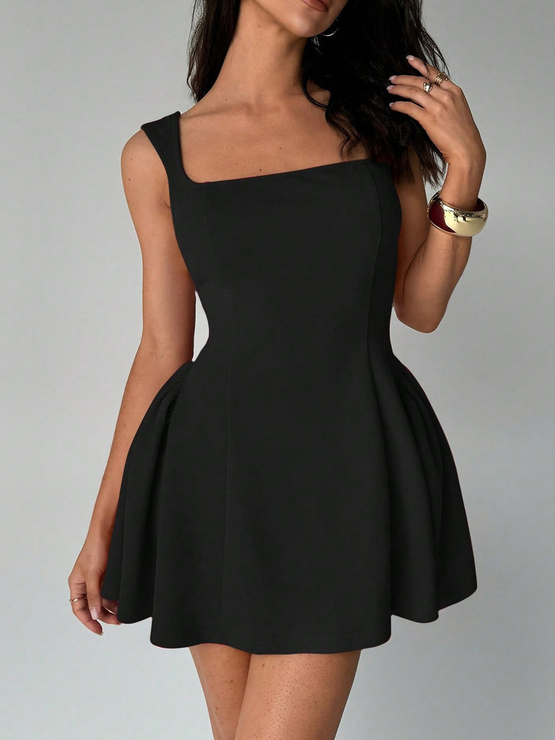 Damen Fließendes Minikleid mit quadratischem Ausschnitt und ausgestellten Rock R&B