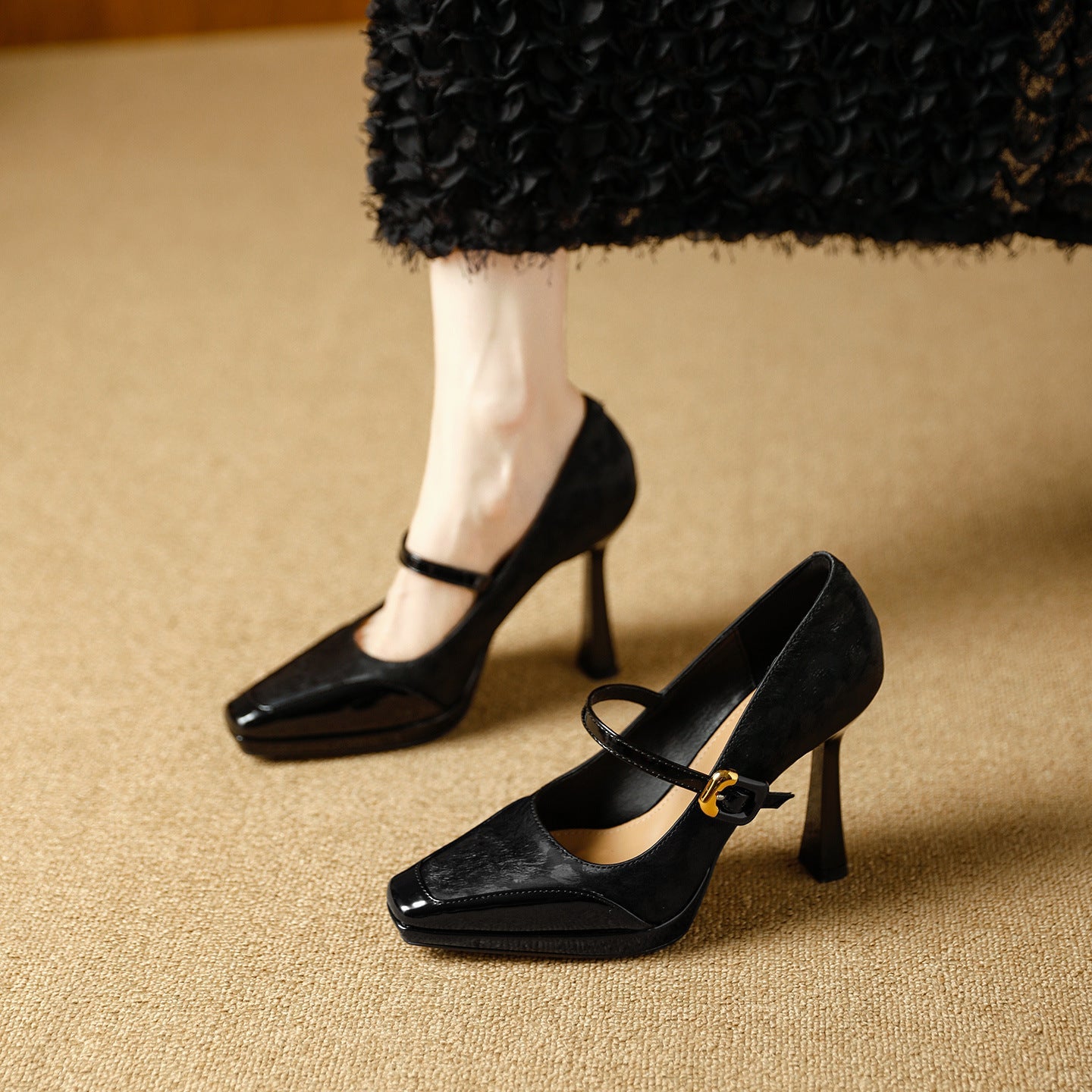 Damen elegante Mary Jane Pumps mit luxuriösem Glanz und modischem Riemendesign